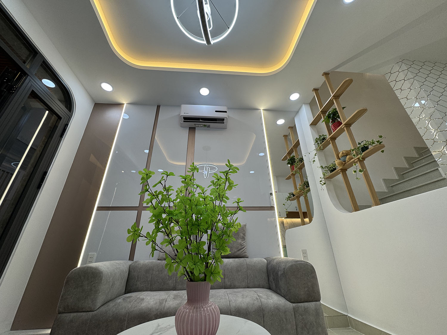 Luxury House 1 lầu đẹp lung linh, full nội thất cao cấp, có phòng tầng trệt khu VIP Hoàng Văn Thụ